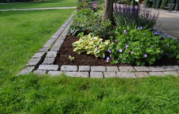 Stone Edging Installation in West Des Moines